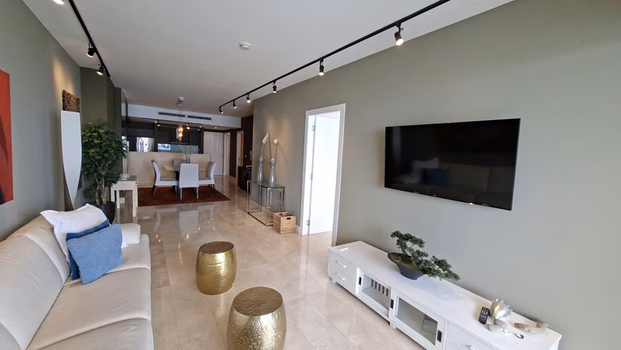 Alquilo apartamento amueblado en Avenida Balboa
