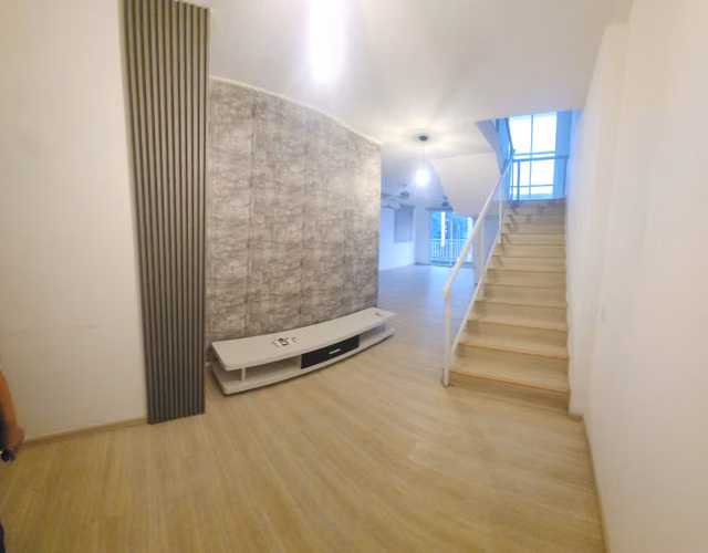 PENTHOUSE LB APARTAMENTO DOBLE ALTURA 217MTS BALCON 2 PARKING CB EMPLEADA