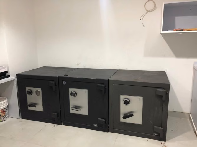 VENDO CAJAS FUERTES VECTOR JEWELER