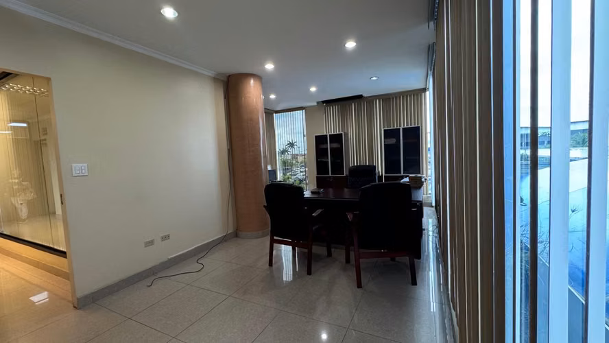 Venta de oficina excelente ubicación - Imagen 4