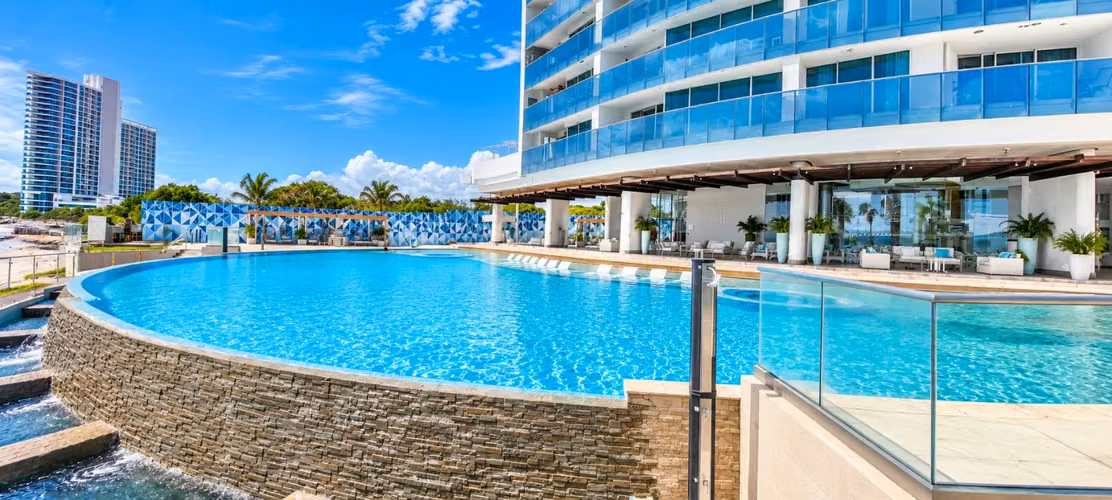 Apartamento de Lujo Remodelado Frente al Mar | Ocean Waves - Imagen 17