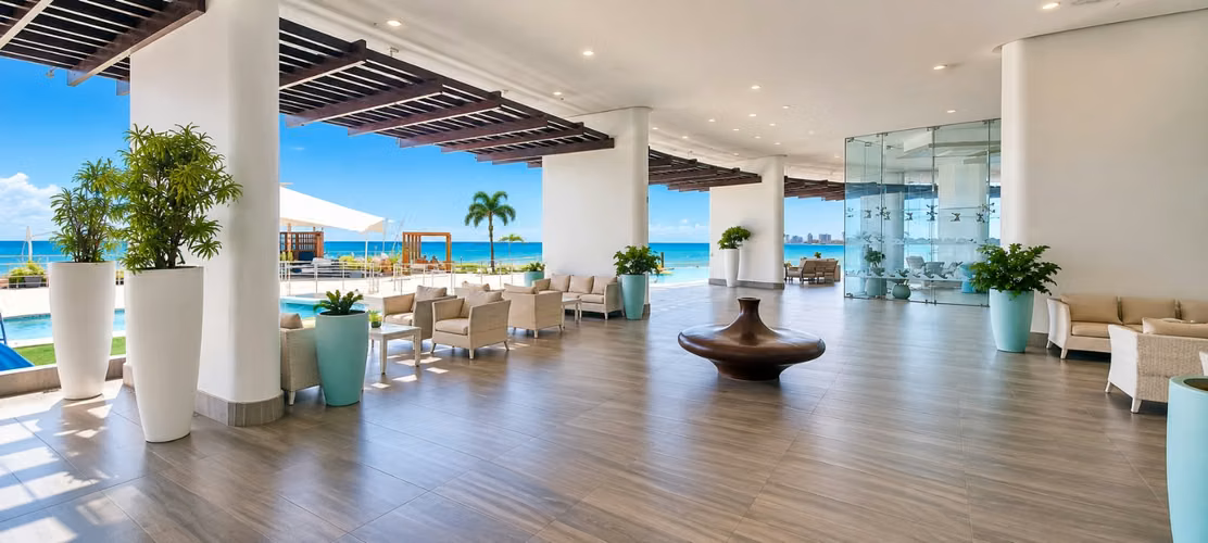 Apartamento de Lujo Remodelado Frente al Mar | Ocean Waves - Imagen 14
