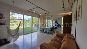 Luxury Apartment for Sale with Patio at PH Pinnacle, Santa María | VIK-26-5828