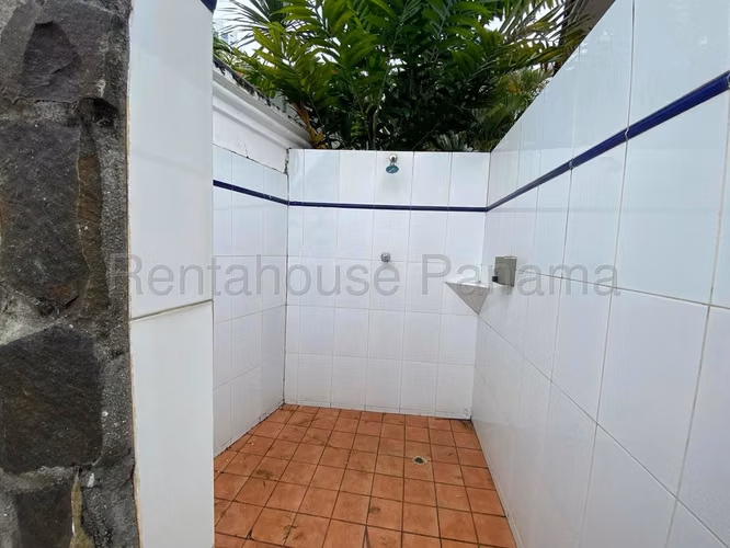 ALQUILO Casa en Res. Costa Serena en Costa del Este. 900m2 - Imagen 7