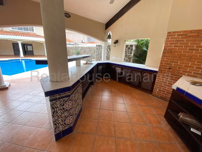 ALQUILO Casa en Res. Costa Serena en Costa del Este. 900m2 - Imagen 11
