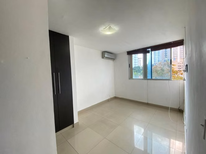 Alquiler de apartamento//Excelente ubicación// a pocos pasos del parque omar - Imagen 6