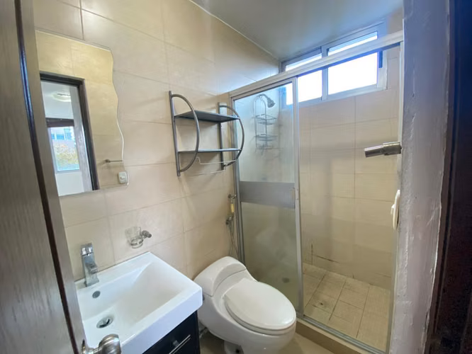 Alquiler de apartamento//Excelente ubicación// a pocos pasos del parque omar - Imagen 9