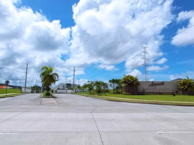 Vendo Casa en Ph Augusta en Paseo del Norte. Haga su Oferta!!! - Imagen 9