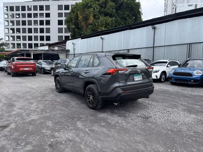 TOYOTA RAV4 2019 - Imagen 19