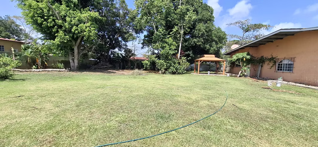 COMMERCIAL OR RESIDENTIAL HOUSE FOR RENT NEIGHBORHOOD COLON