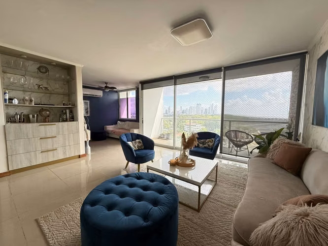 Venta de apartamento 3 recamaras - L.G.
