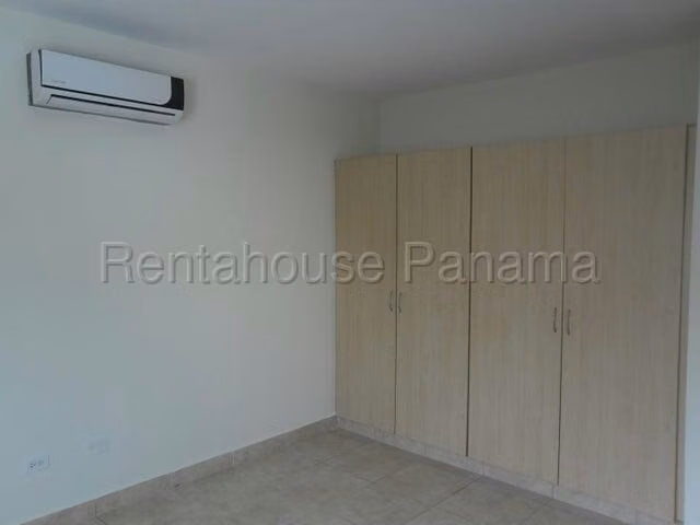 Vendo Casa en Brisas Del Golf LC25-8843
