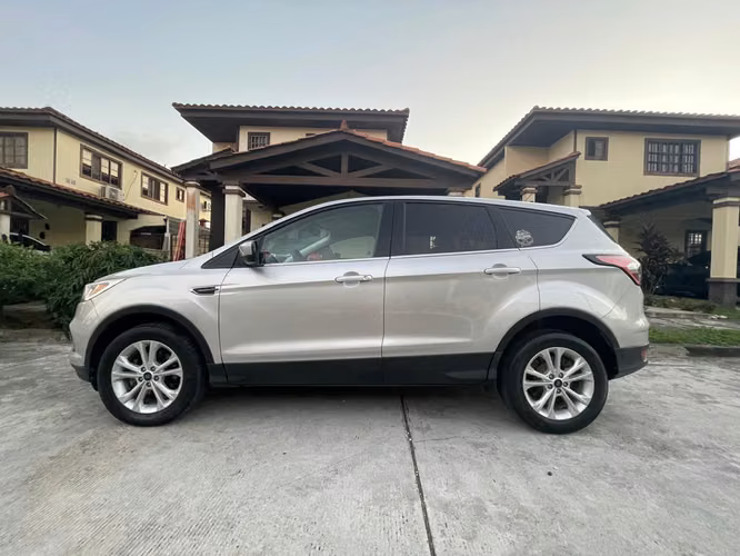 Ford Escape SE 2017 en excelentes condiciones