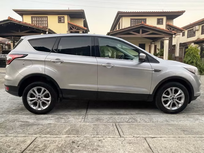 Ford Escape SE 2017 en excelentes condiciones