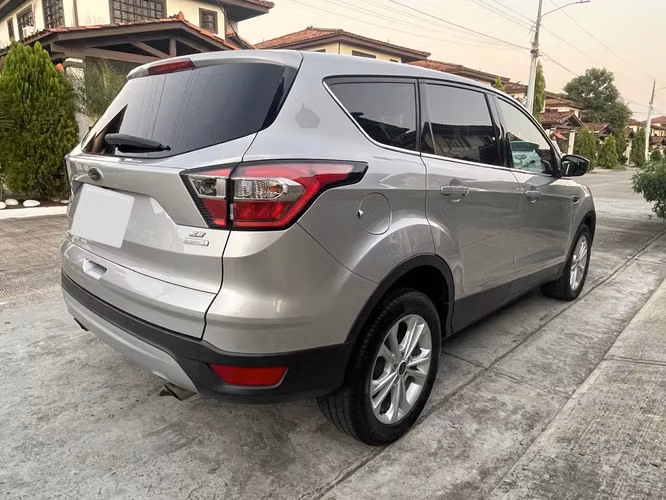 Ford Escape SE 2017 en excelentes condiciones