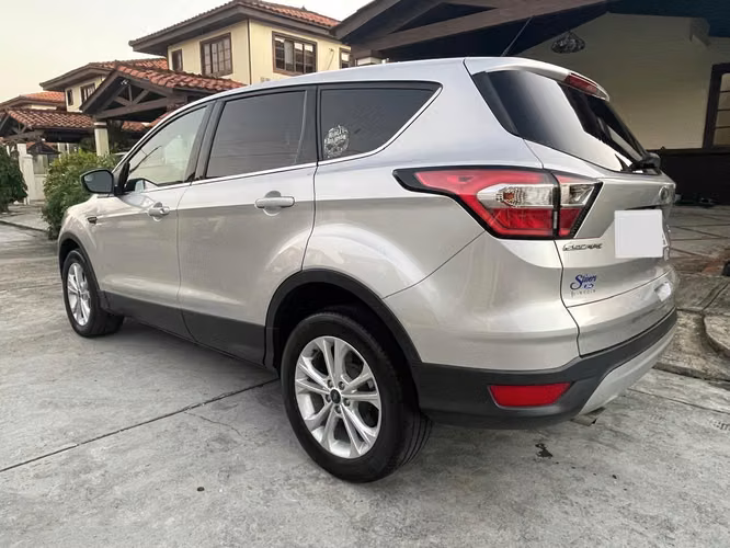 Ford Escape SE 2017 en excelentes condiciones