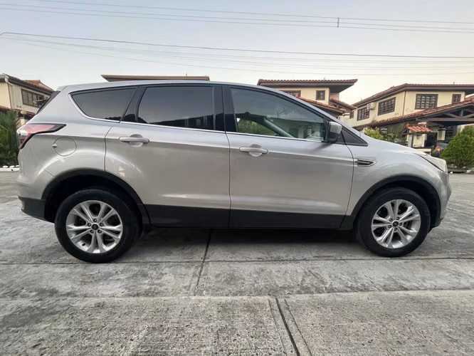 Ford Escape SE 2017 en excelentes condiciones