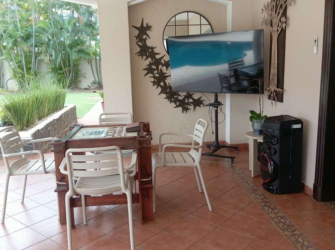 CASA EN ALQUILER EN COSTA DEL ESTE, 6 REC.