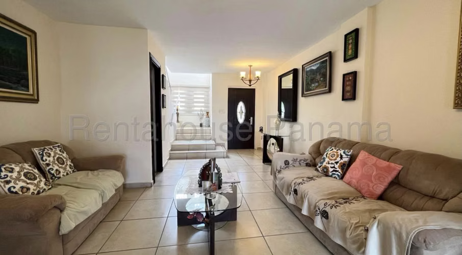 Venta Casa en Brisas del Golf de 300 m² | 3 recámaras con baño privado + den + terraza.   26mgo3087 - Imagen 2