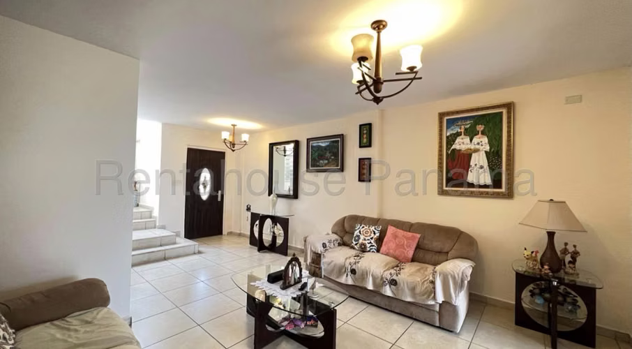 Venta Casa en Brisas del Golf de 300 m² | 3 recámaras con baño privado + den + terraza.   26mgo3087 - Imagen 4