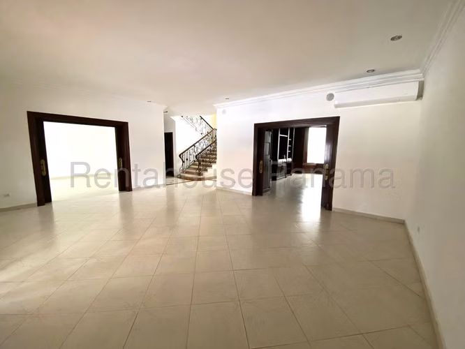 Venta de Casa en Costa del Este Costa Serena 900 Mts PD