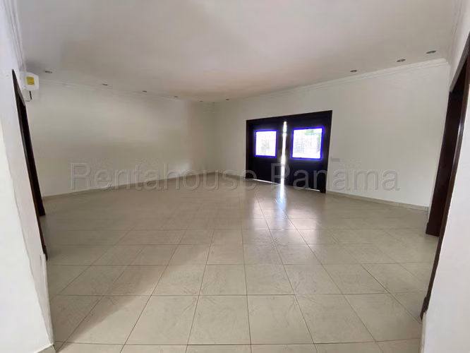 Venta de Casa en Costa del Este Costa Serena 900 Mts PD