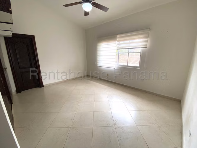 Venta de Casa en Costa del Este Costa Serena 900 Mts PD