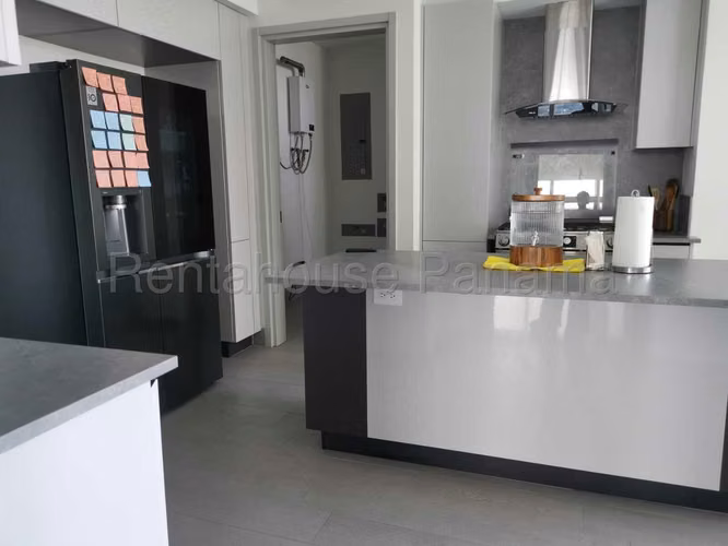 Alquiler de Apartamento en Santa Maria Ph Ivy Tower 251 Mts PD