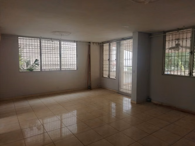 Dúplex reposeída  en Las Lomas de Hato Pintado/ OFREZCA  - Imagen 4