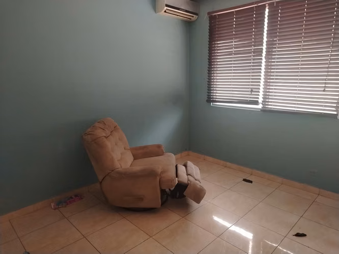 Dúplex reposeída  en Las Lomas de Hato Pintado/ OFREZCA  - Imagen 11