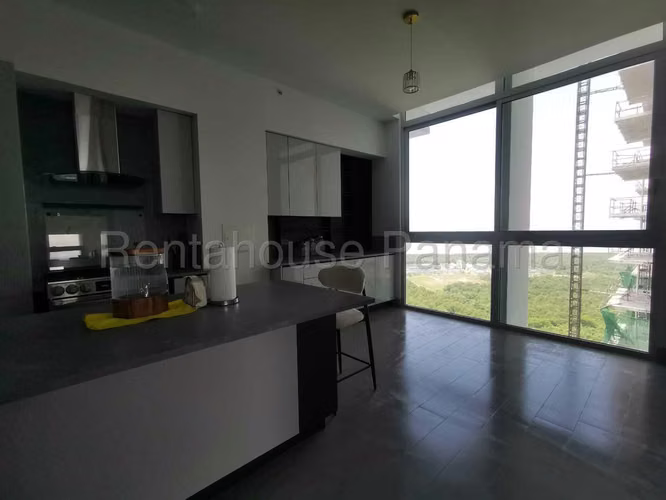 Alquilo Apartamento de 251m2 en Santa Maria Ivy Tower 27-2209SRZ