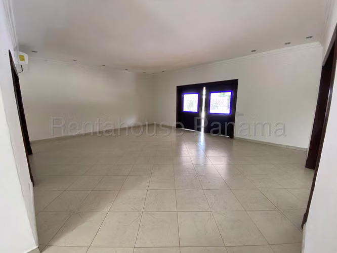 Vendo Casa de 900m2 en Costa del Este Costa Serena 27-2201SRZ