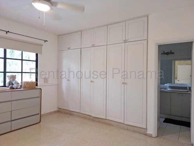Venta de Casa amplia y con excelente ubicación