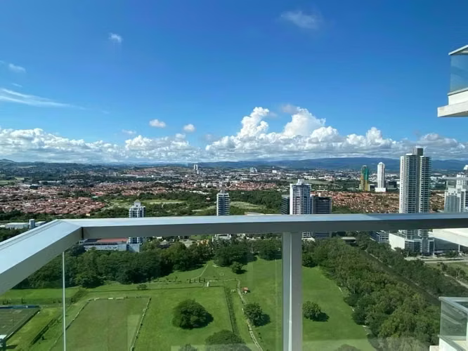Costa del Este | P.H. Parkside | Piso Alto Vista al Parque  ($2,000)