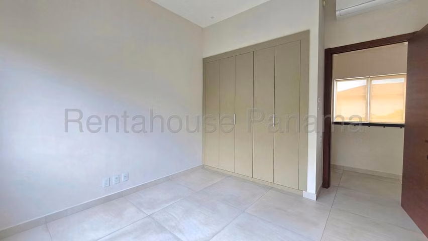 ALQUILER DE CASA EN SANTA MARIA