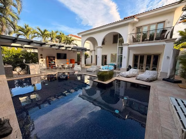 RENTAL HOUSE IN SANTA MARIA