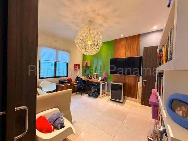 ALQUILER DE CASA EN SANTA MARIA