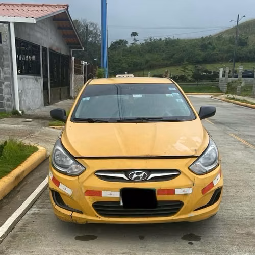 Vendo carro Hyndai Accent 2013 con cupo 8T (Taxi)