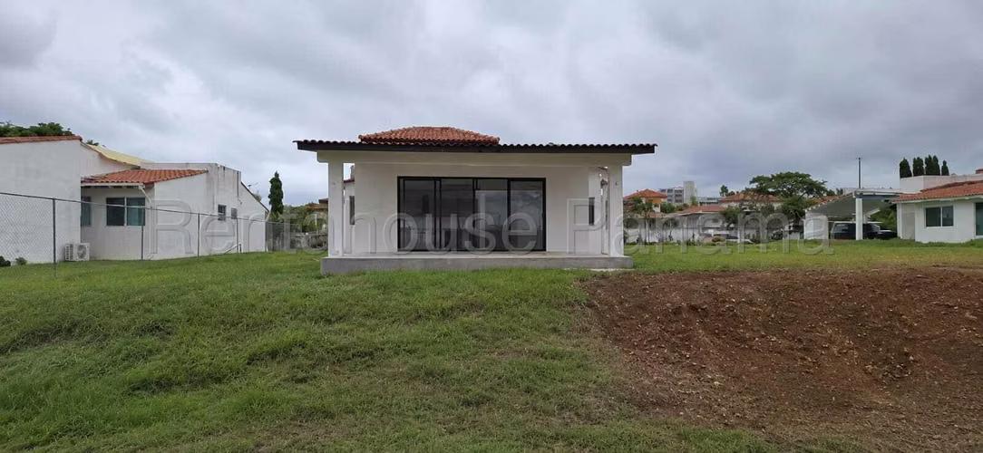 Venta Casa de Playa Gorgona - YD
