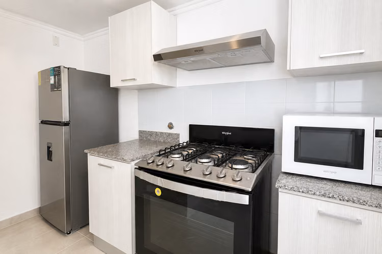 Apartamento en 12 de Octubre I amoblado I 2 Rec I con balcón y cerca del metro - Imagen 7