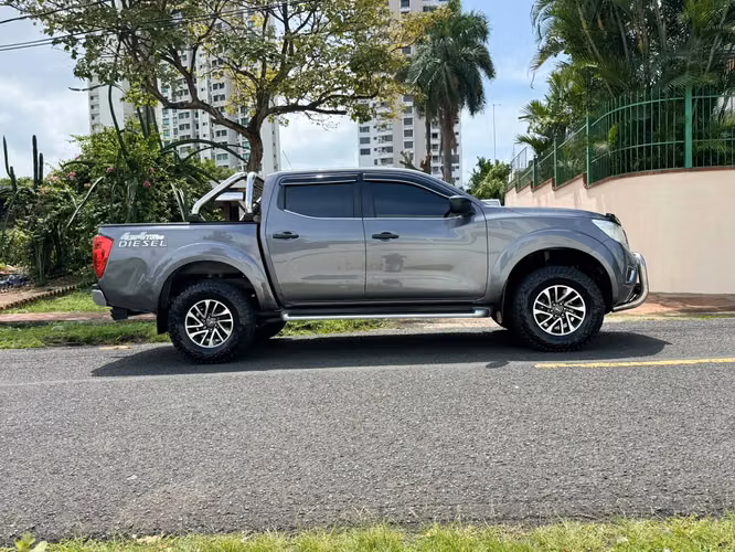 Nissan Frontier Año 2018 (Manual) Doble Cabina ~  - Imagen 15