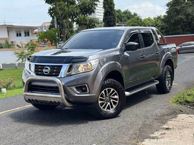 Nissan Frontier Año 2018 (Manual) Doble Cabina ~  - Imagen 17