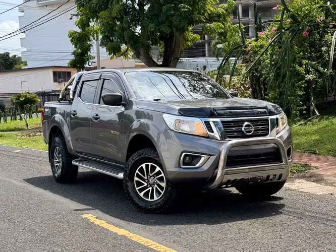 Nissan Frontier Año 2018 (Manual) Doble Cabina ~  - Imagen 4