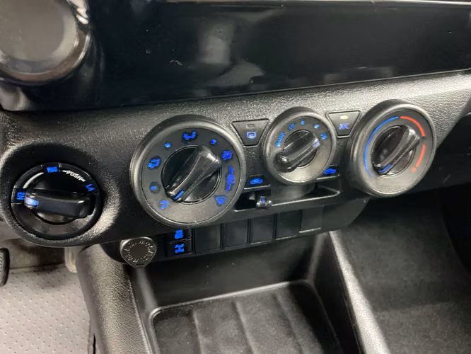 TOYOTA HILUX - 2025 - PPHX - Automarket - Imagen 9