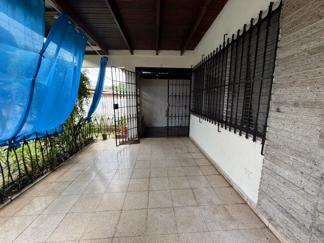 ENAMÓRATE DE ESTA AMPLIA CASA EN LA GLORIA BETANIA! 250,000. - Imagen 15