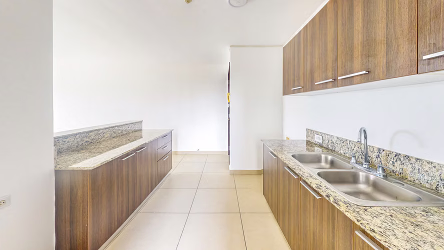 Venta de práctico e iluminado apartamento en Spotlight – Linda Vista - Imagen 6