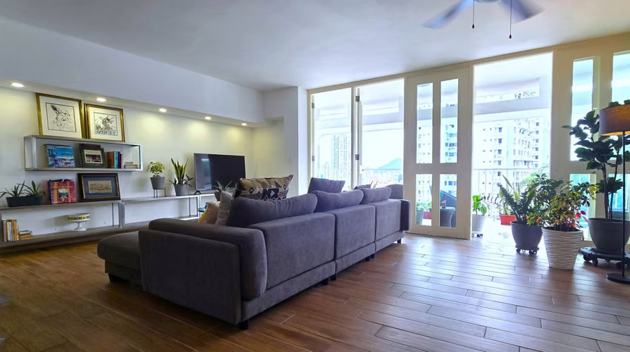 SOFÁ GRANDE 3 METROS.  3 PUESTOS CON CHAISE LONGUE – IMPECABLE – COMO NUEVO