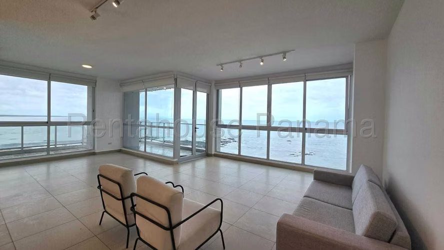 Apartamento en Venta en Punta Pacífica. PH OCEANAIRE. 27LDC2221