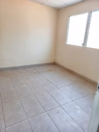 CASA EN VENTA EN EL CENTRO DE CHITRÉ - Imagen 2