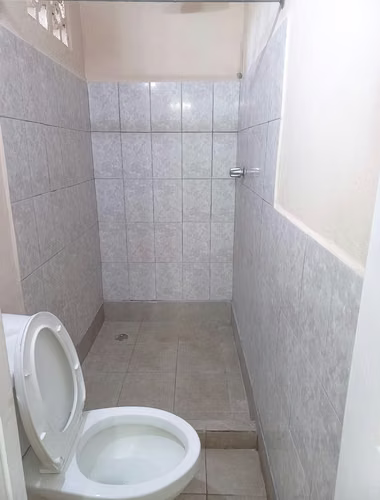 CASA EN VENTA EN EL CENTRO DE CHITRÉ - Imagen 7